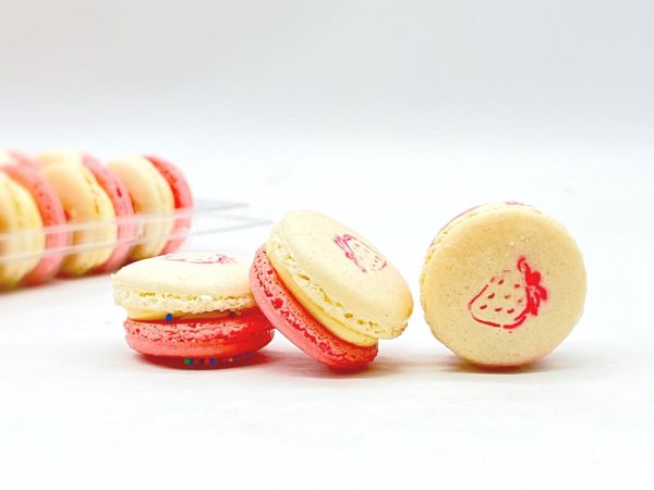 50 Pack Strawberry Sundae French Macaron Value Pack Online