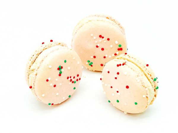 6 Strawberry Gingerbread French Macarons on Sale