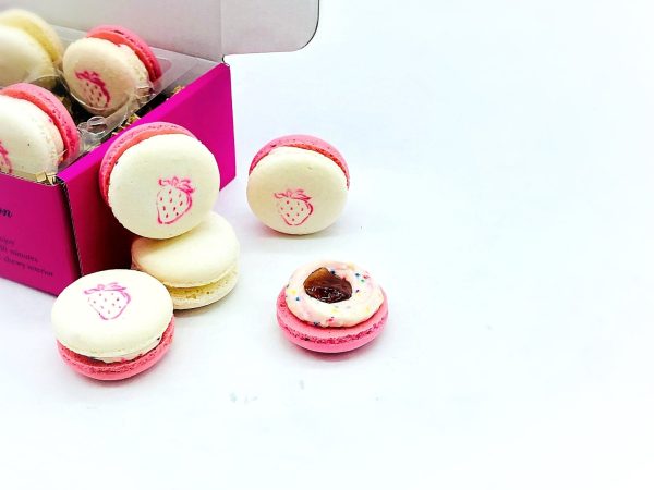 6 Pack Strawberry Sundae French Macarons Sale