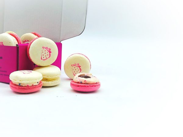 6 Pack Strawberry Sundae French Macarons Sale