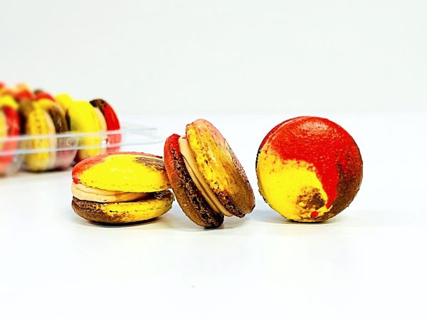 50 Pack Strawberry Caramel French Macaron Value Pack Supply