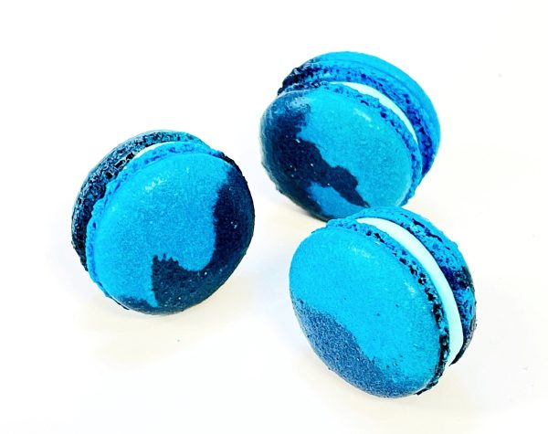 6 Pack  Blue curaçao macarons | ideal for celebratory events. Fashion