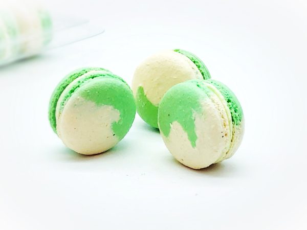 6 Pack green tea latte macarons | Perfect for your next celebratory event. For Sale