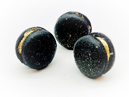 Luxe Mac | Black Macaron with Gold Splatter | Available in 6, 12 and 24 Pack For Cheap