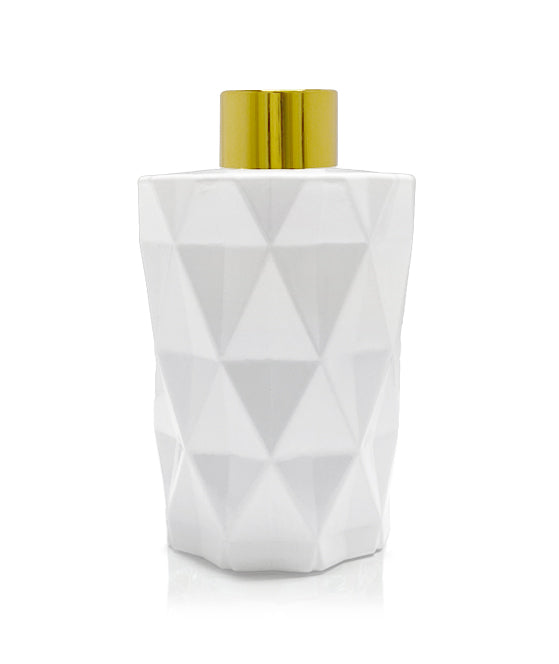 200ml Diamond Cut White Diffuser Bottle - Gold Collar For Sale