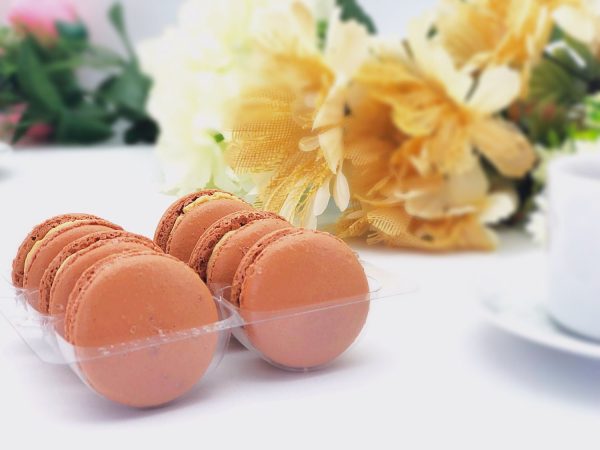 6 Pack  salted caramel macarons Online Sale