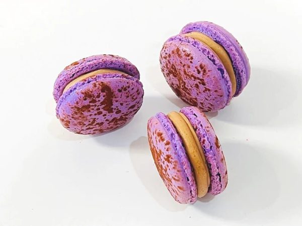 6 Pack chocolate hazelnut and dates macarons | ideal for celebratory events. Cheap