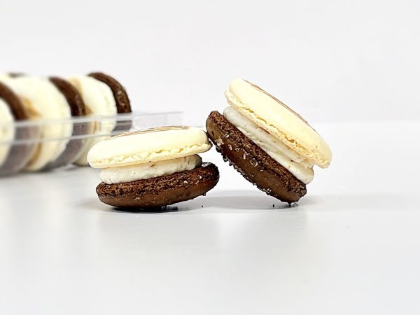 50 Pack Pretzel Cream Macaron Supply