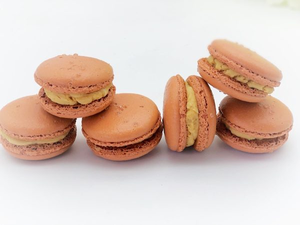 6 Pack  salted caramel macarons Online Sale