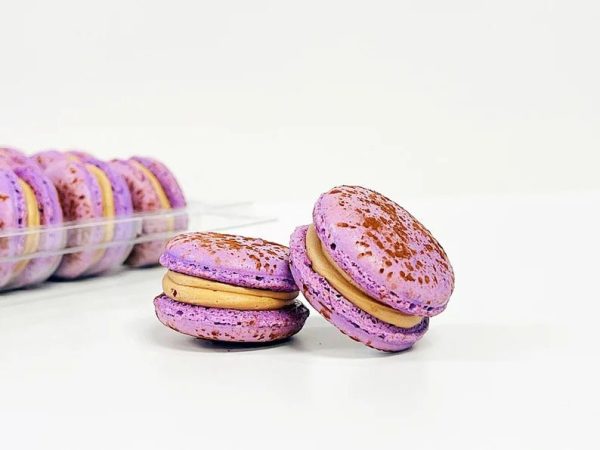 6 Pack chocolate hazelnut and dates macarons | ideal for celebratory events. Cheap