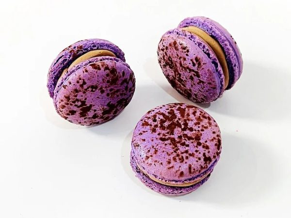 6 Pack chocolate hazelnut and dates macarons | ideal for celebratory events. Cheap