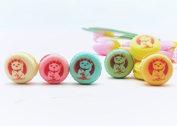 Assorted Fruit Flavor Macarons Decorated With the Lucky Cat Icon Hot on Sale